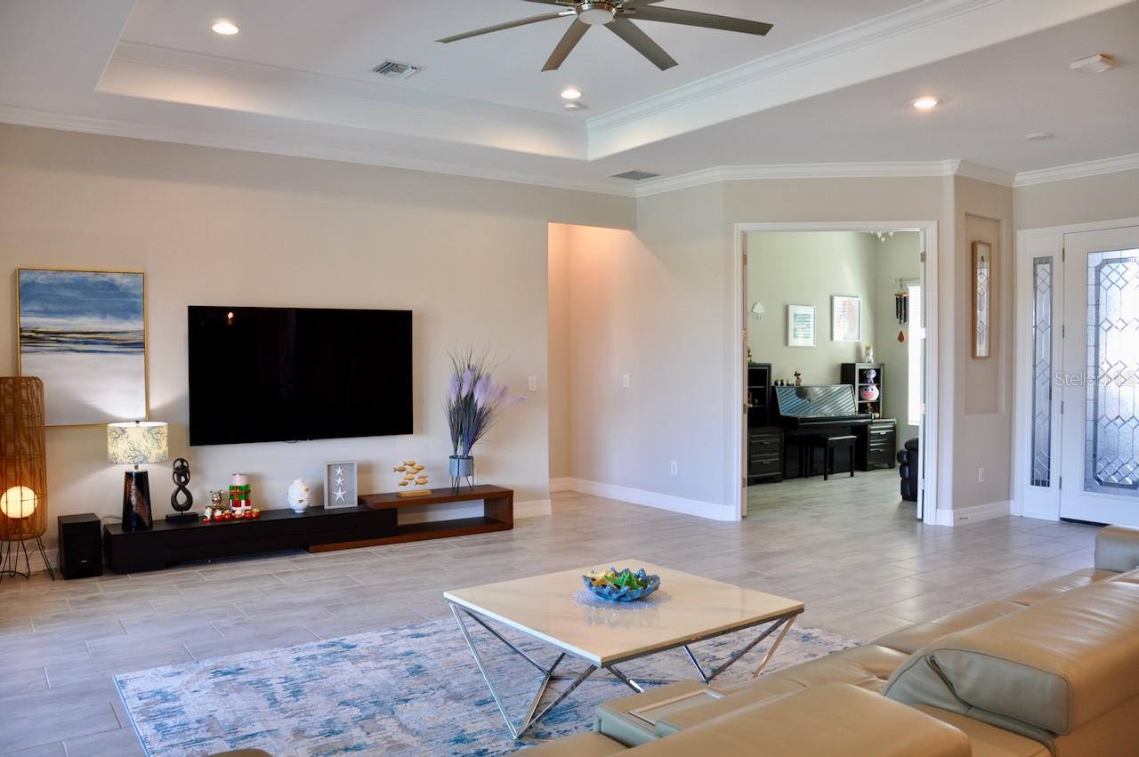 HARBOR WEST - Residential