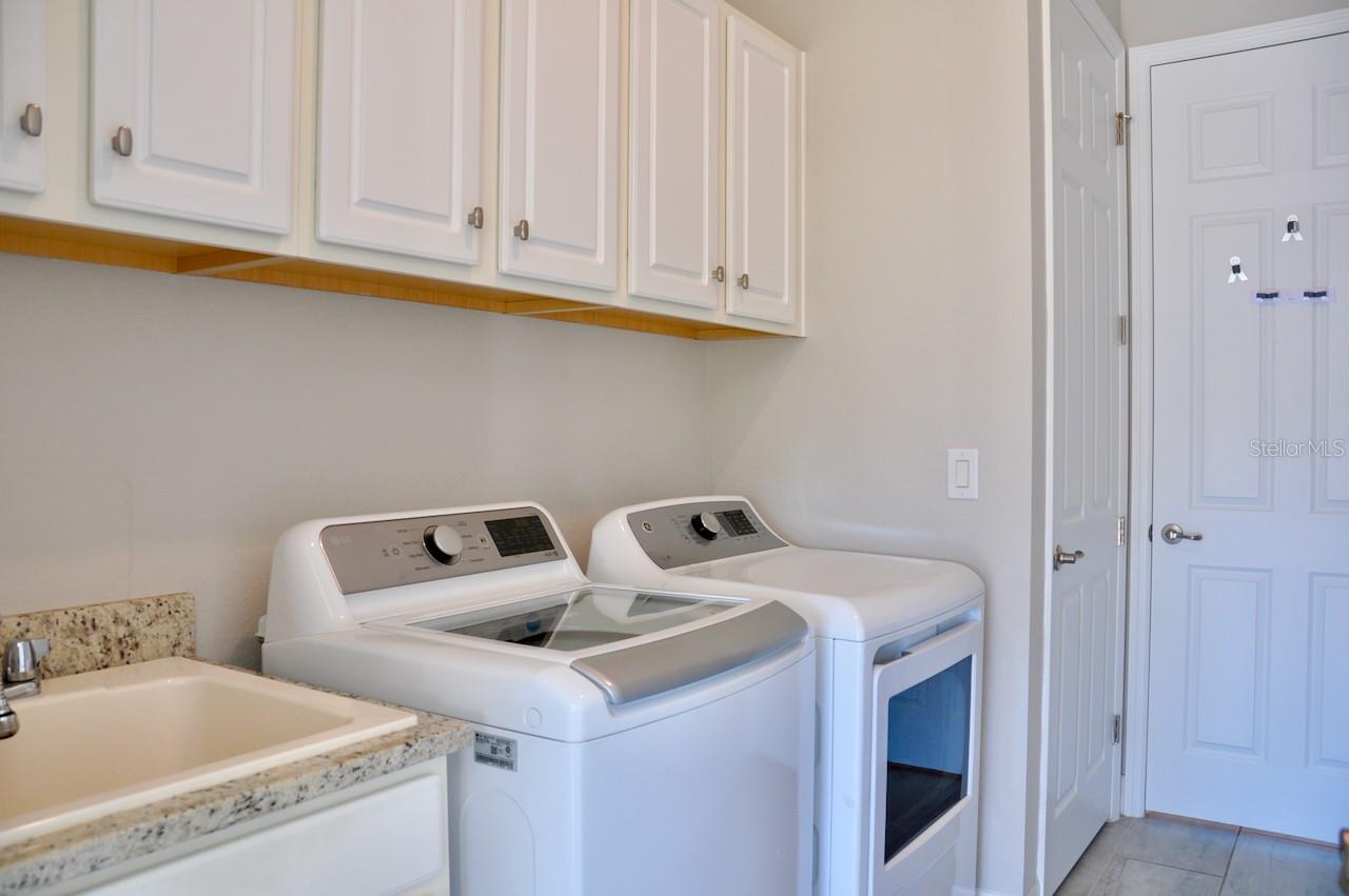 HARBOR WEST - Residential