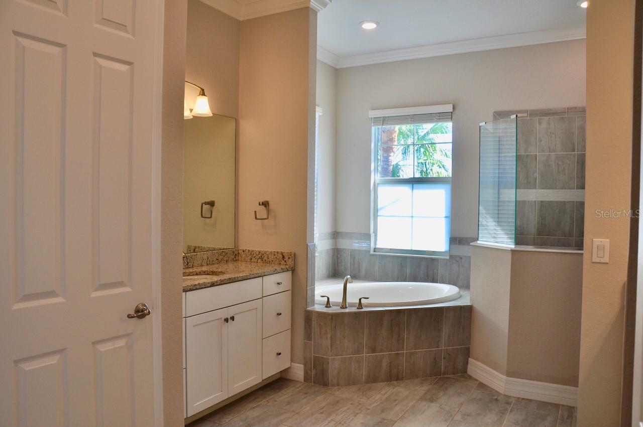 HARBOR WEST - Residential