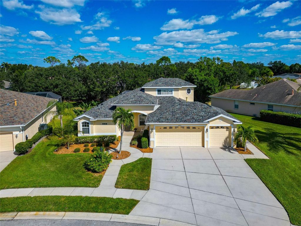 Photo of 10937 Bluestem Circle, Lakewood Ranch, FL 34202 (MLS # A4671768)