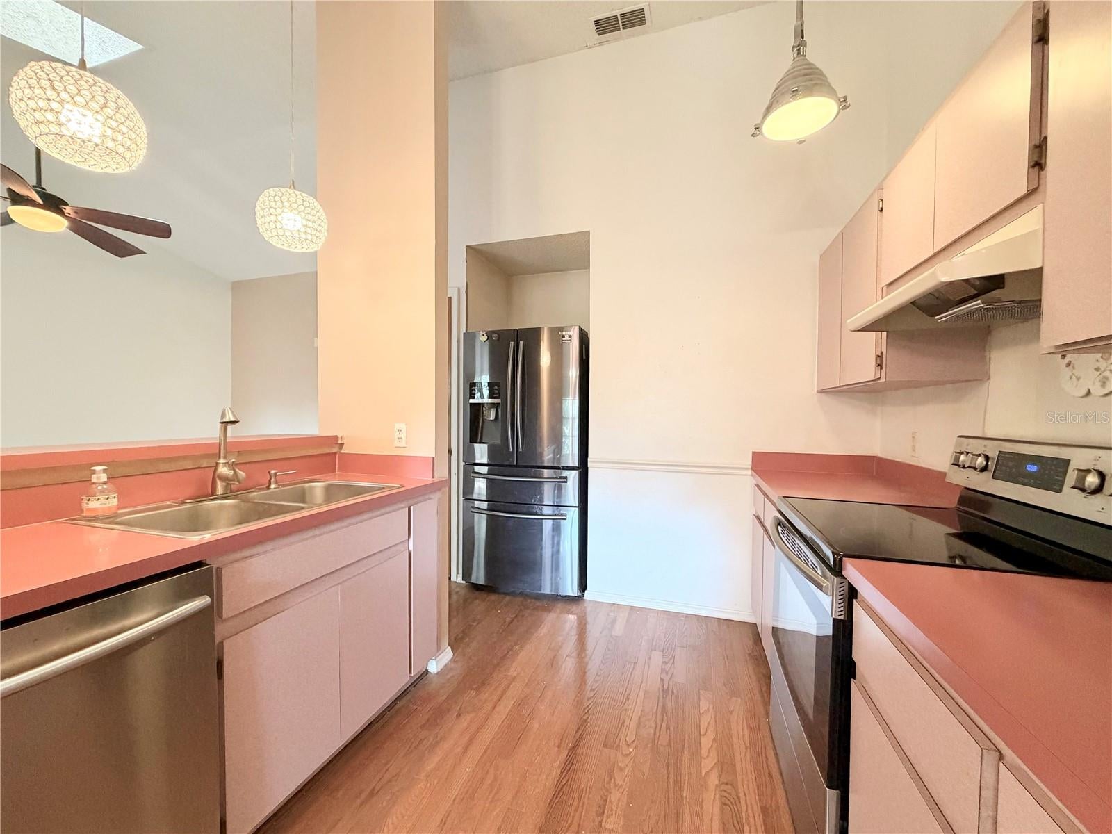 8012 LANSING DRIVE