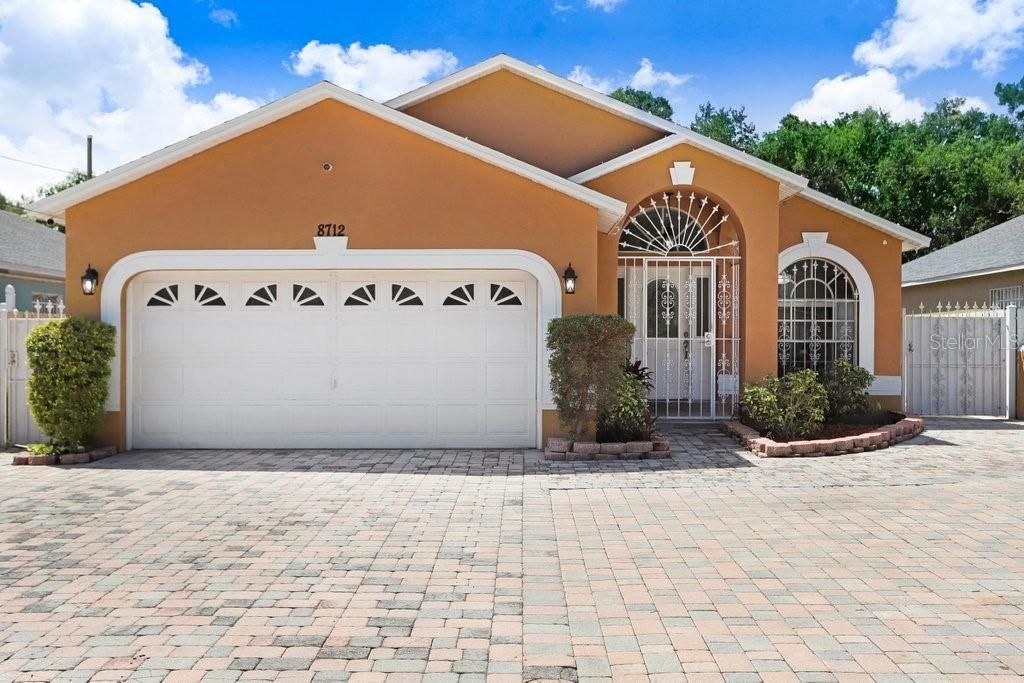 Photo of 8712 Fountain Avenue, Tampa, FL 33615 (MLS # TB8424245)