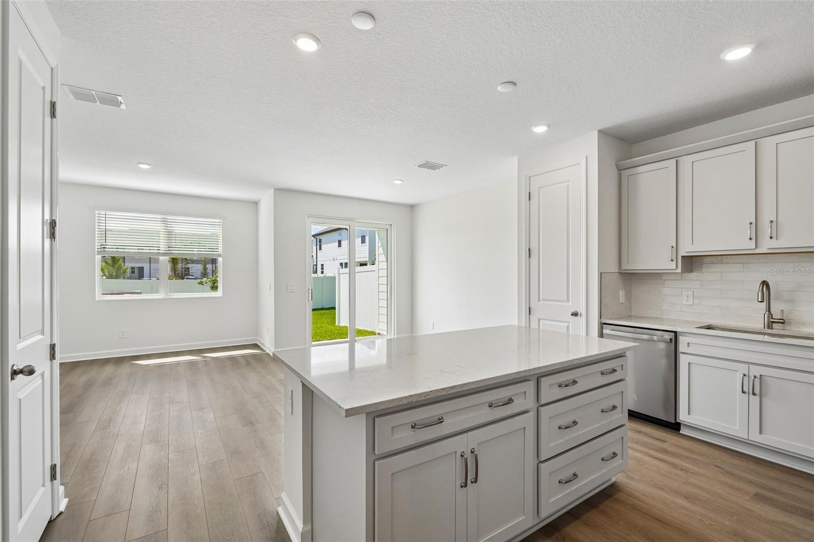 7485 DEER VALLEY CIRCLE