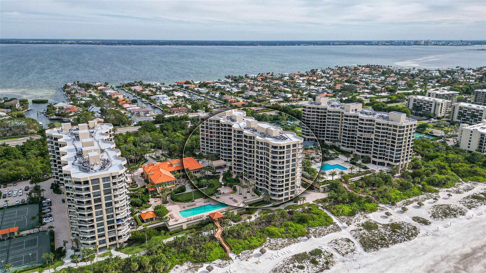 WATER CLUB - Residential