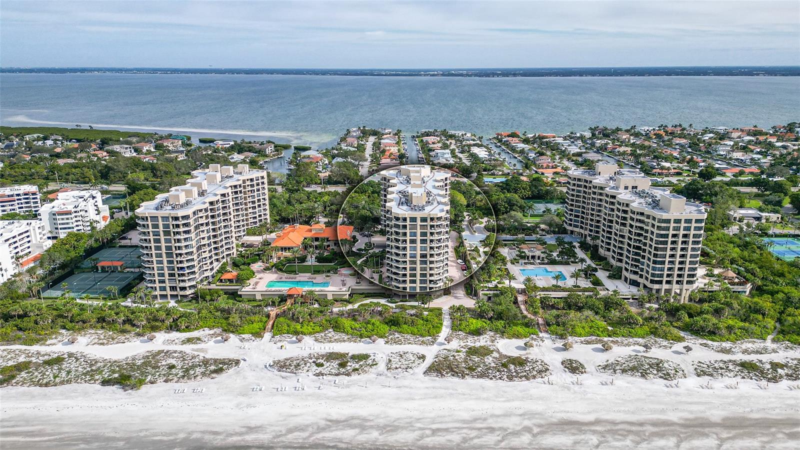 WATER CLUB - Residential