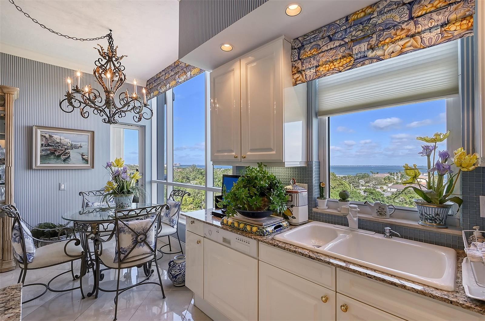 WATER CLUB - Residential