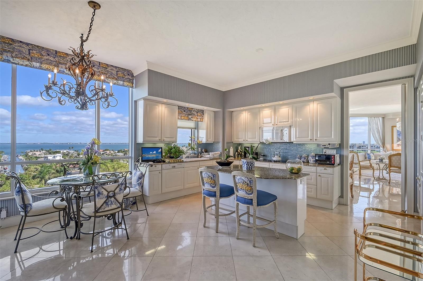 WATER CLUB - Residential