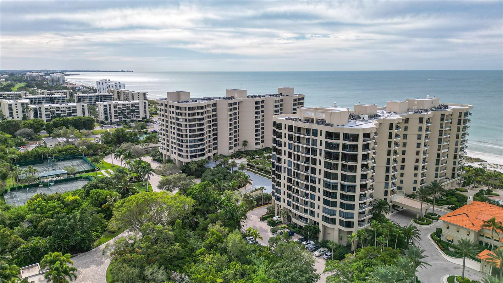 WATER CLUB - Residential