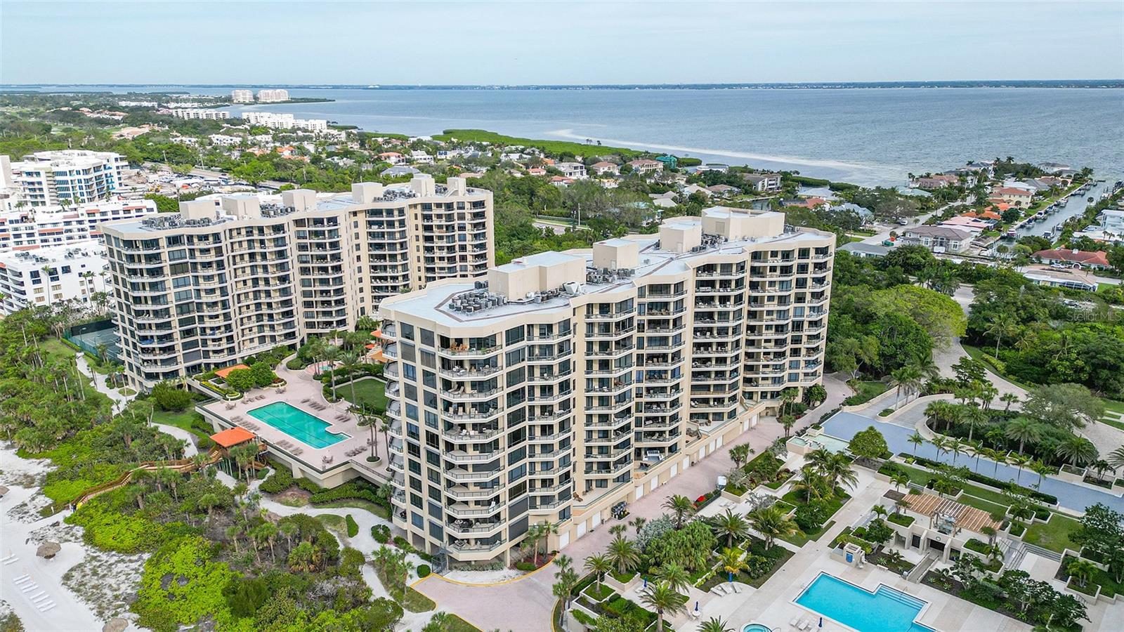 WATER CLUB - Residential