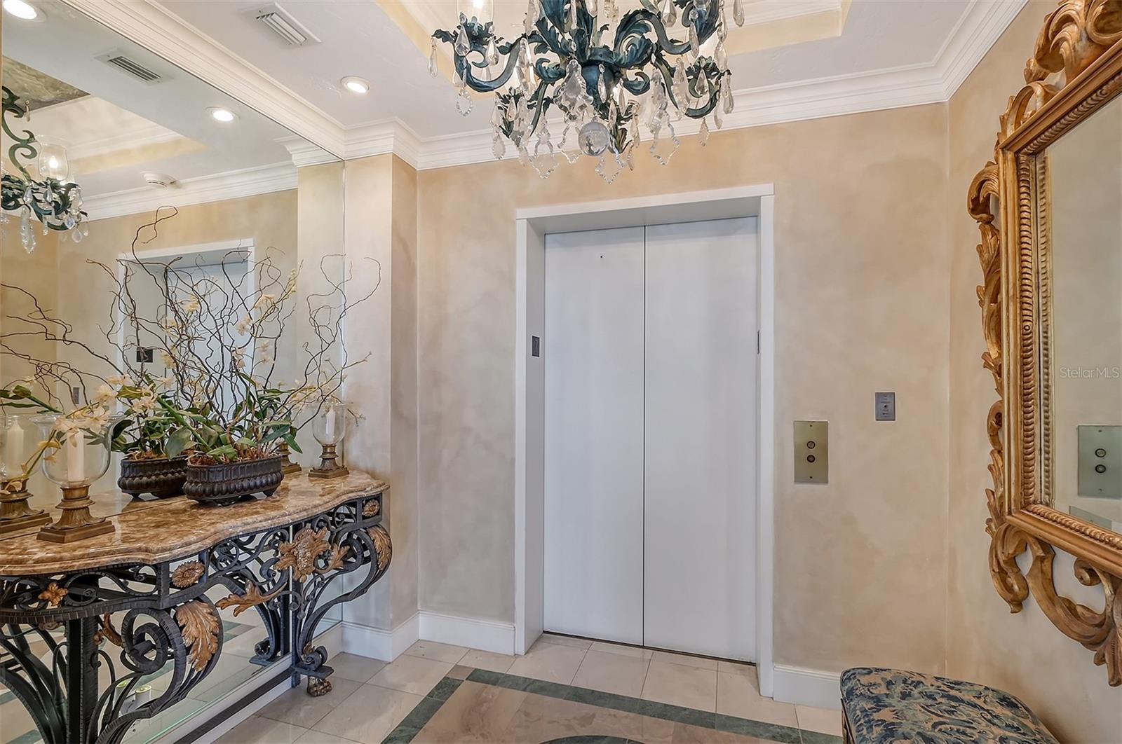 WATER CLUB - Residential