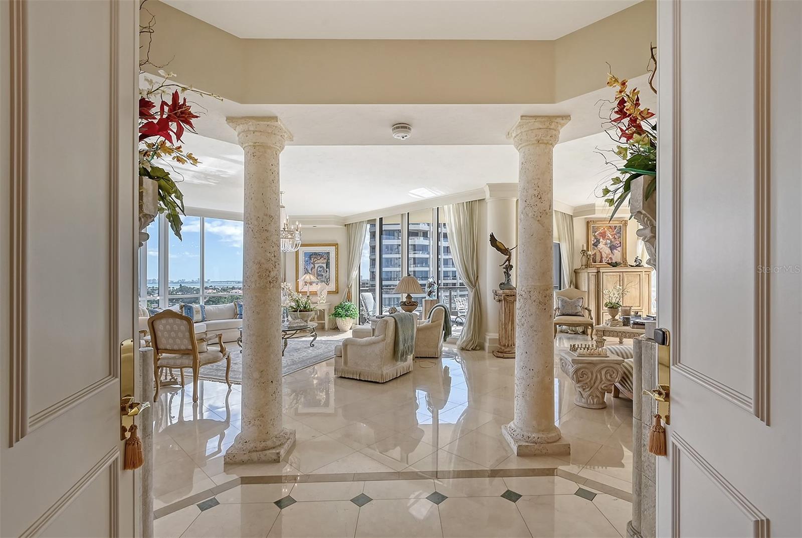 WATER CLUB - Residential