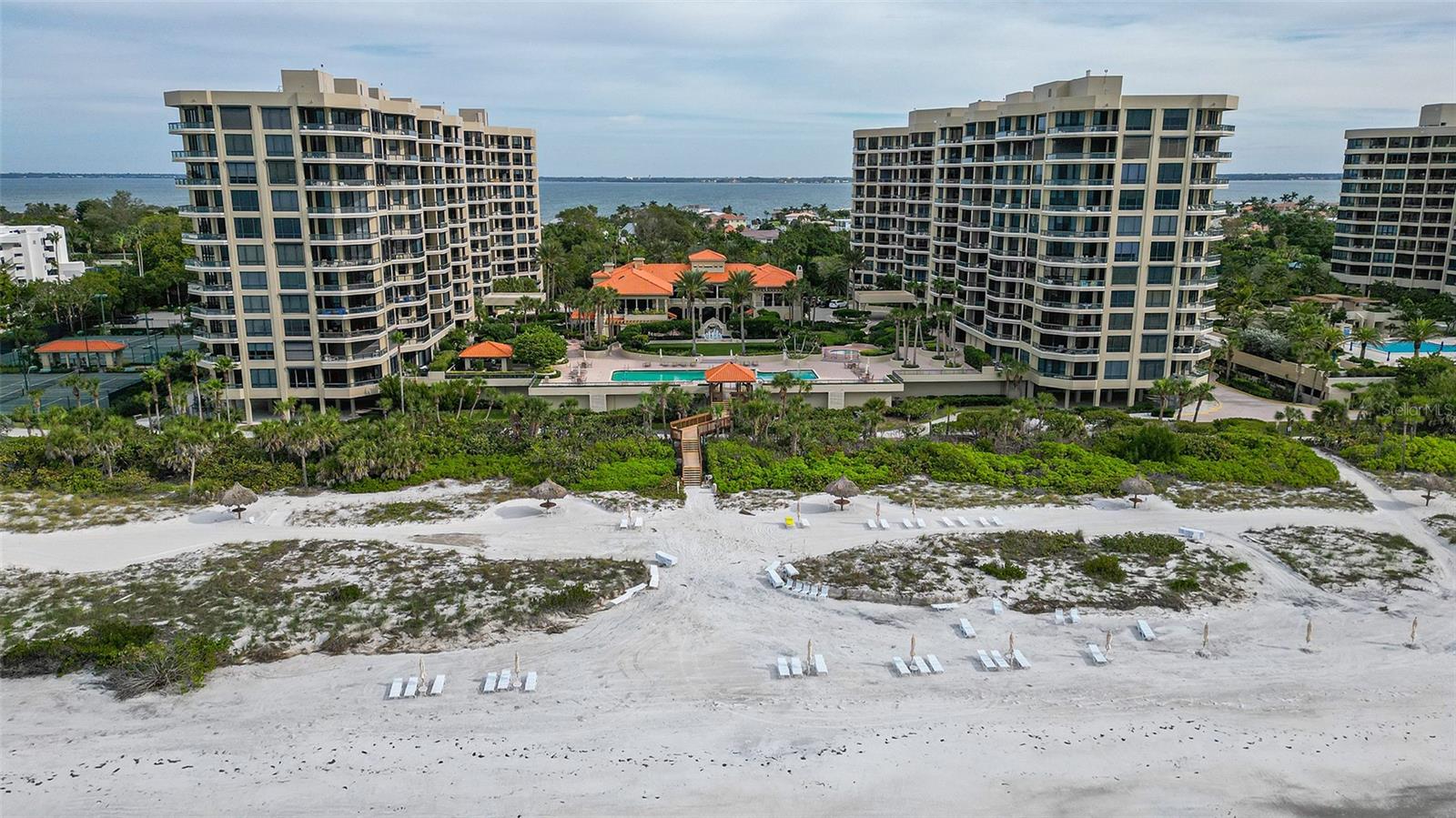 WATER CLUB - Residential