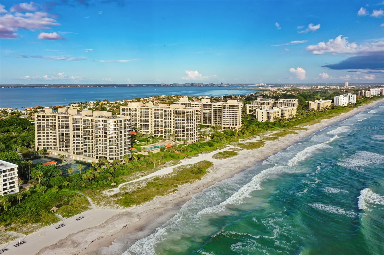 WATER CLUB - Residential