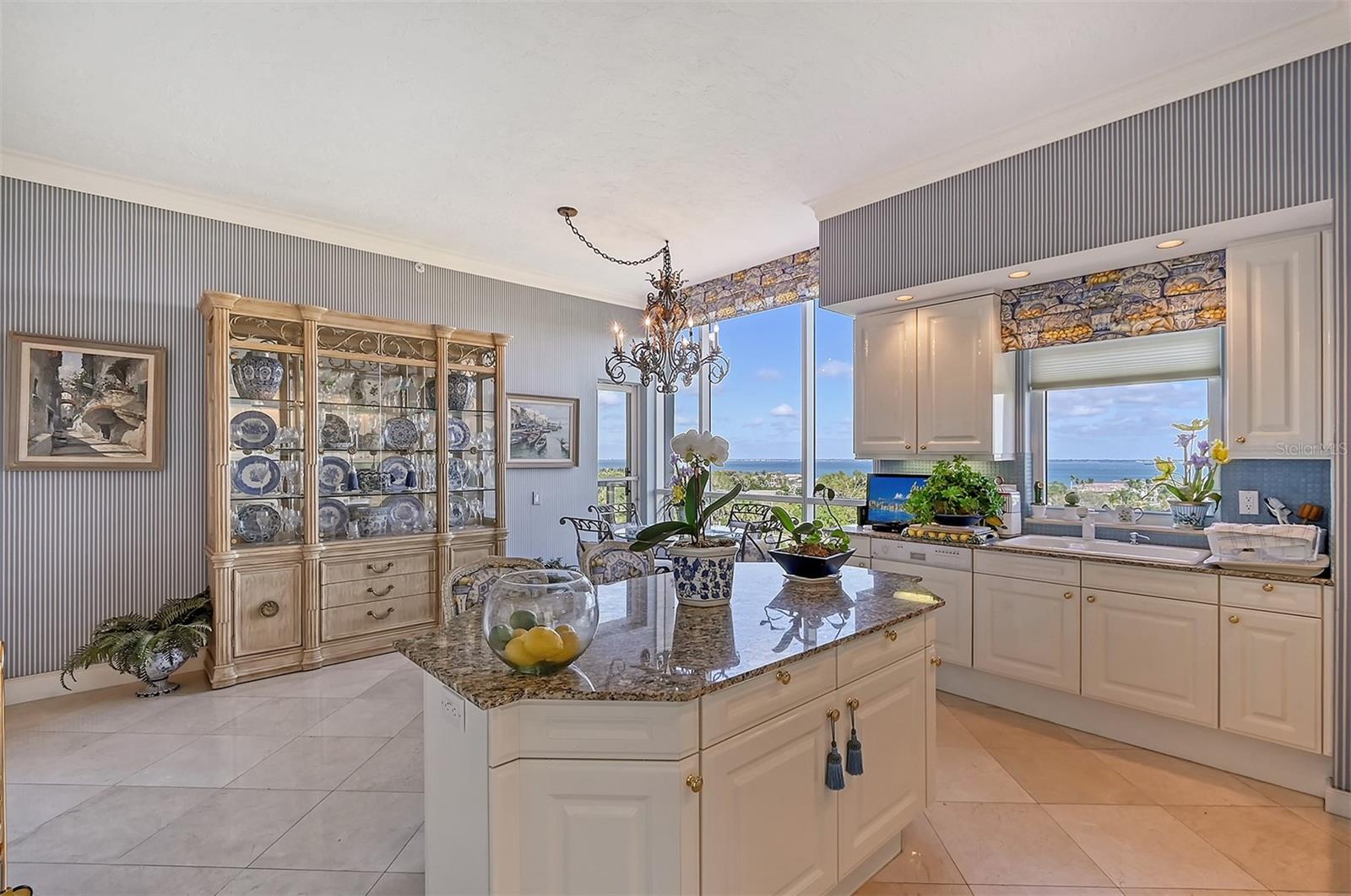 WATER CLUB - Residential