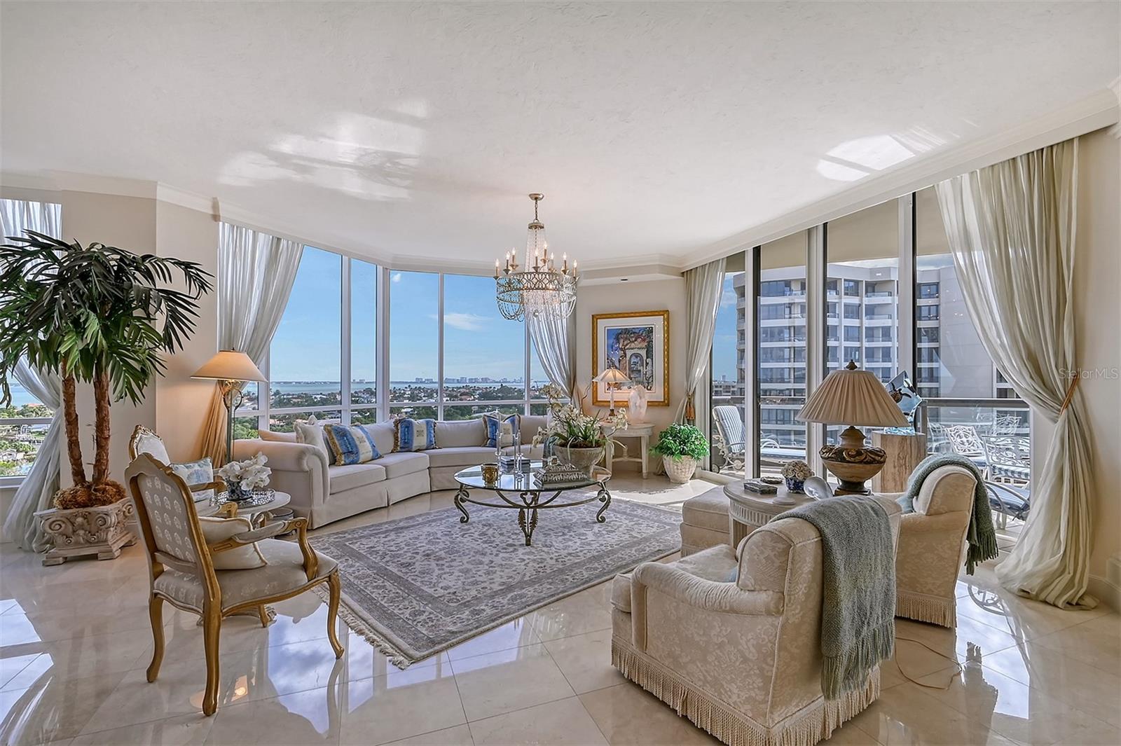 WATER CLUB - Residential