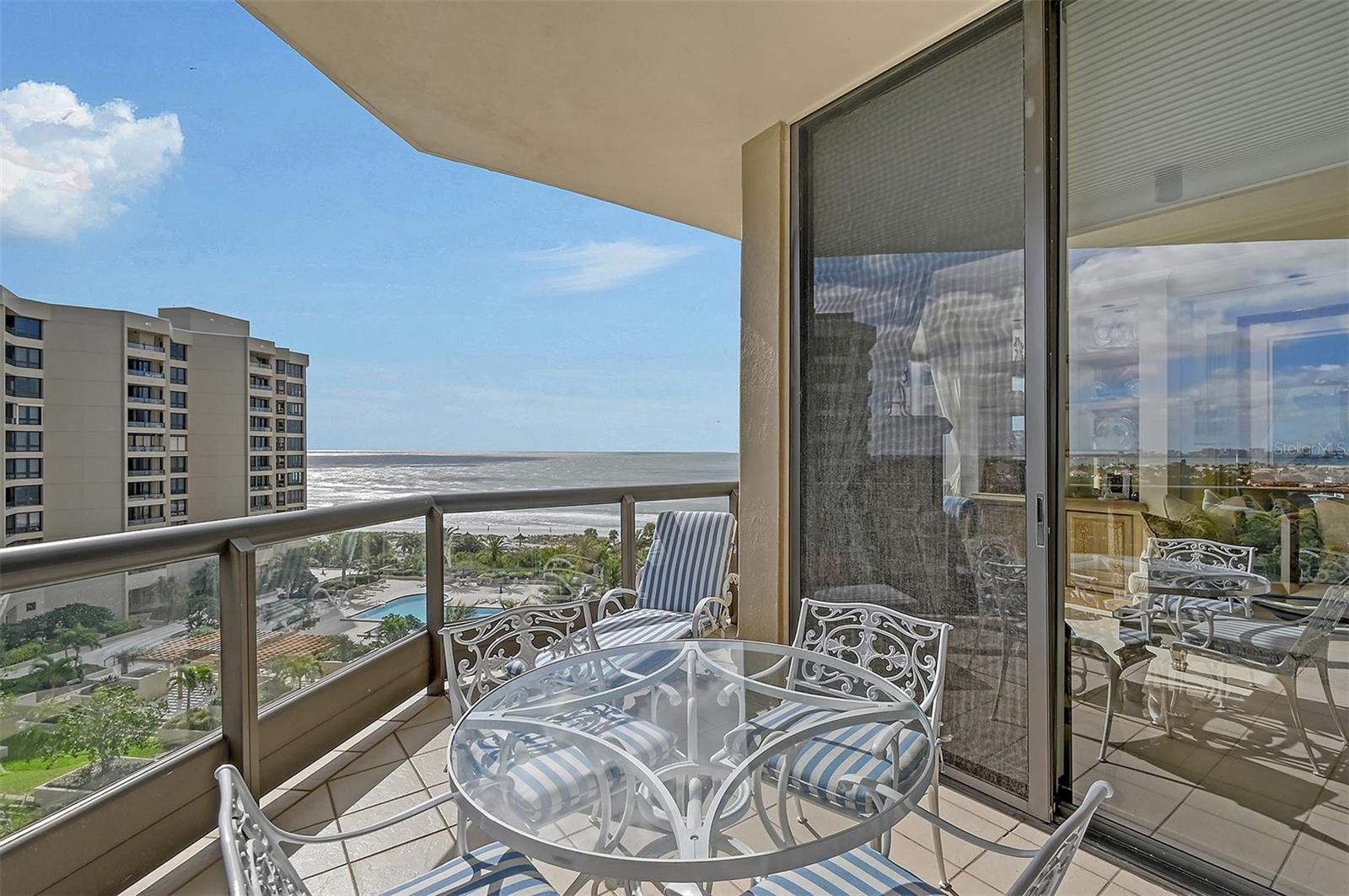 WATER CLUB - Residential