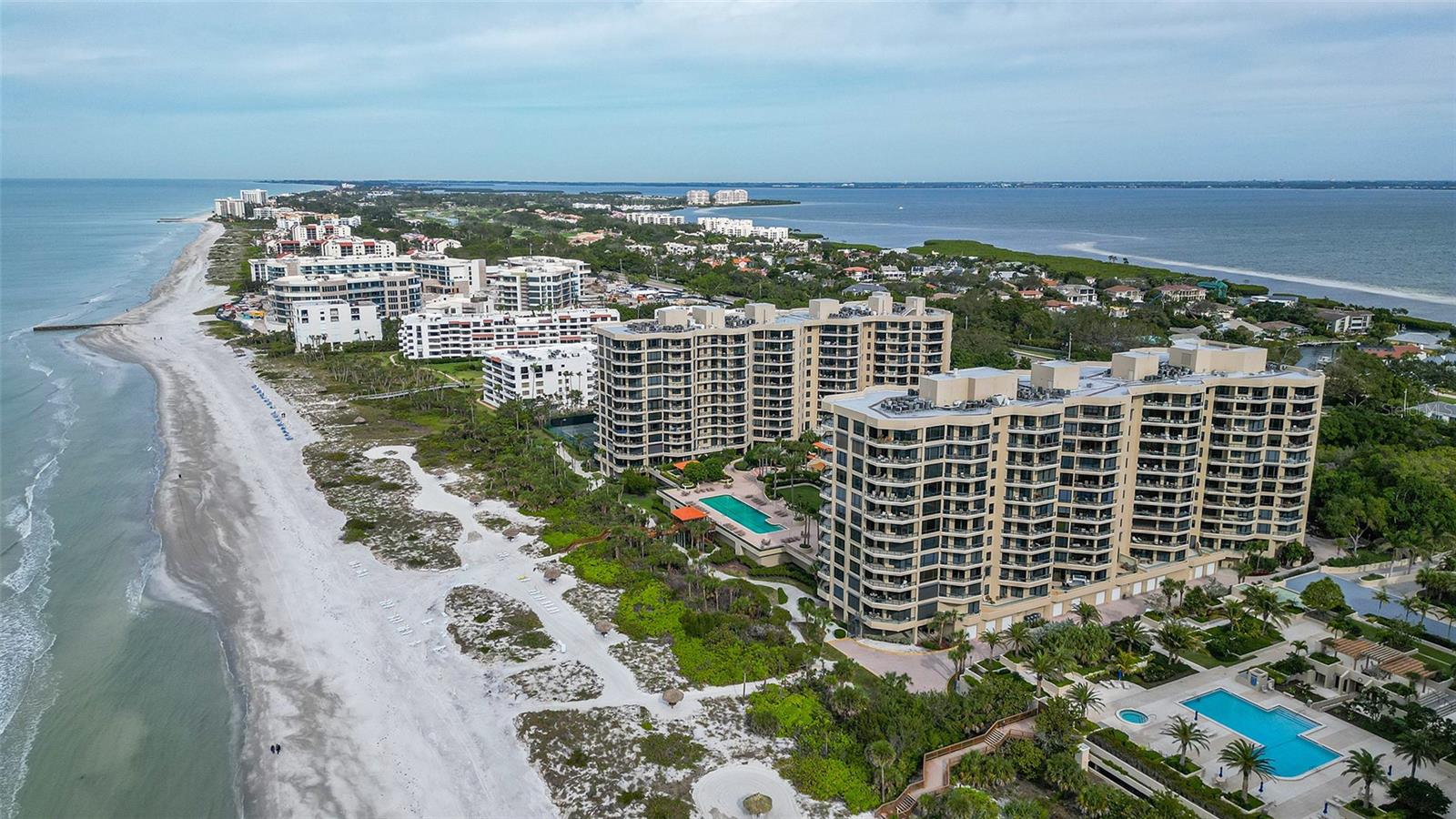 WATER CLUB - Residential