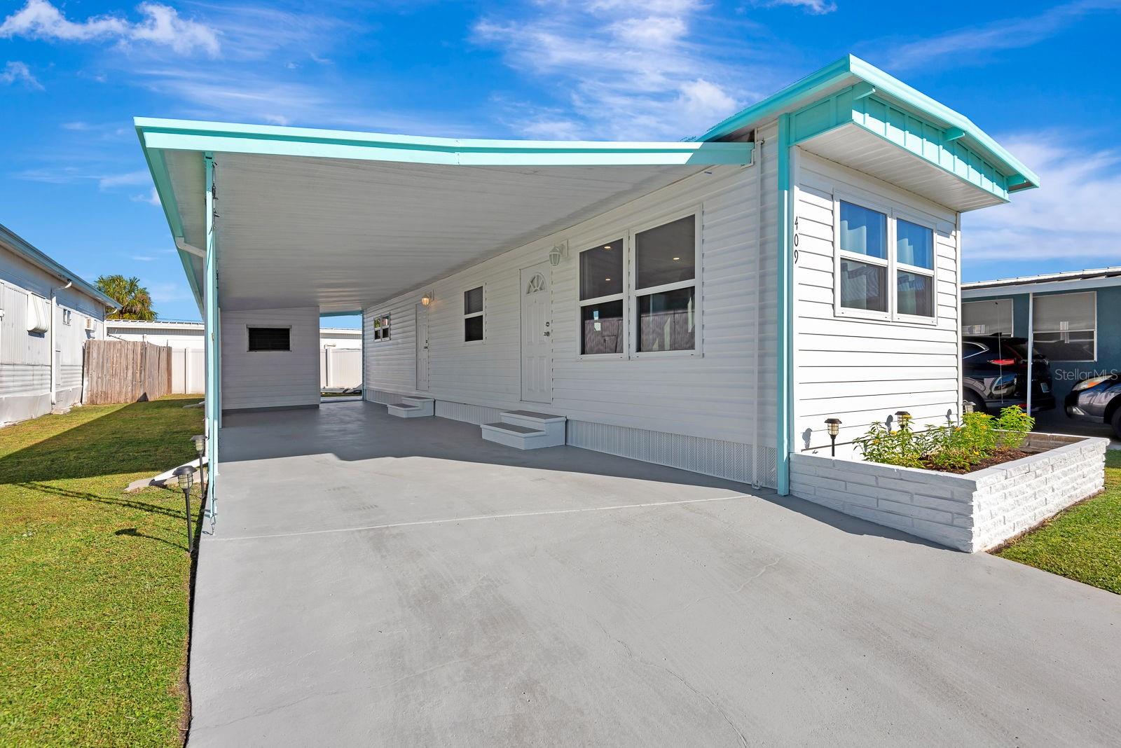 FLORIDANA MOBILE HOMESITE - Residential