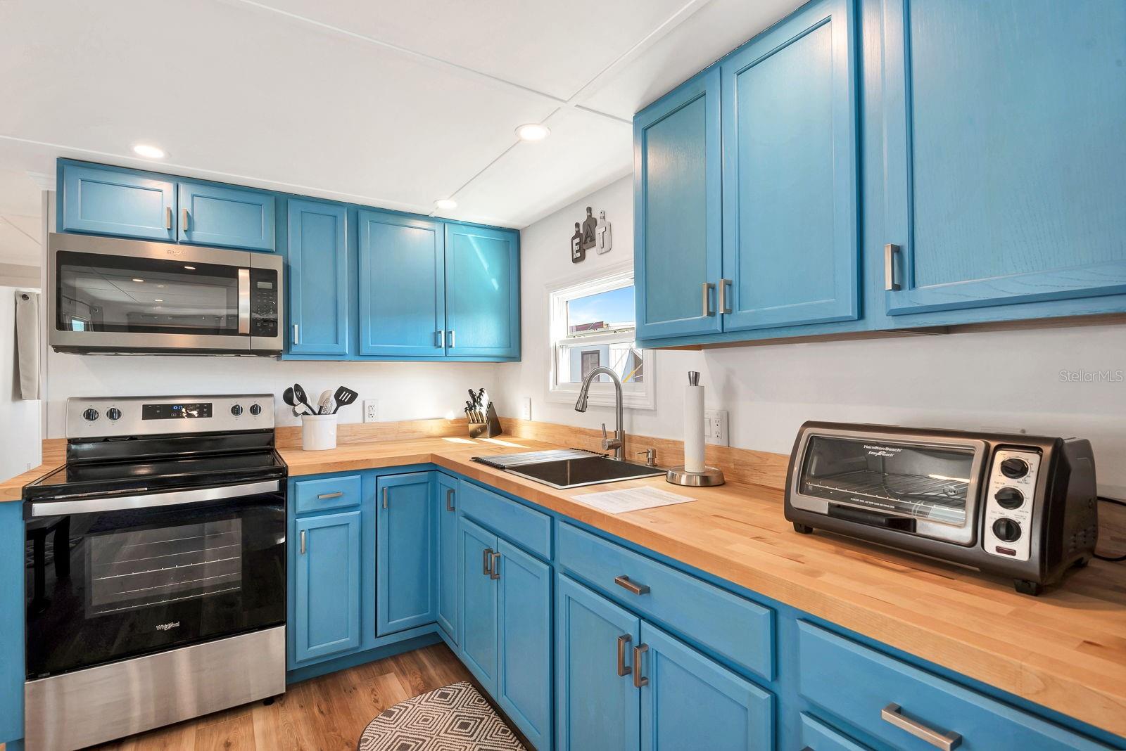 FLORIDANA MOBILE HOMESITE - Residential