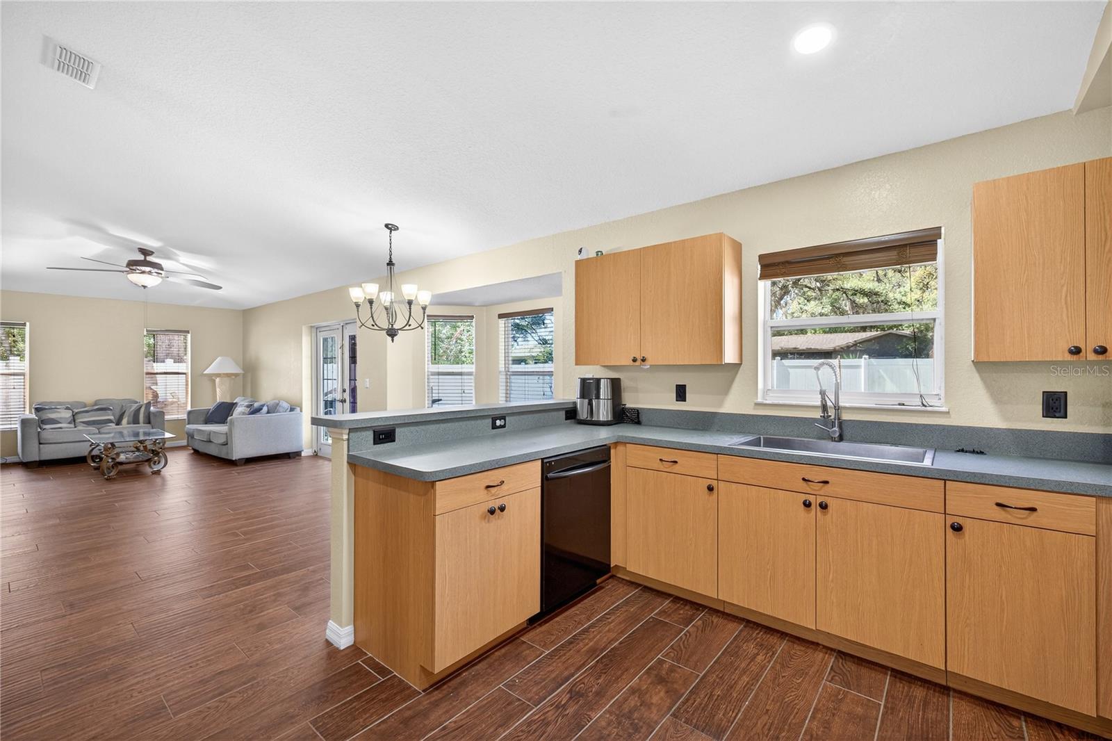 SPRING HILL - Residential