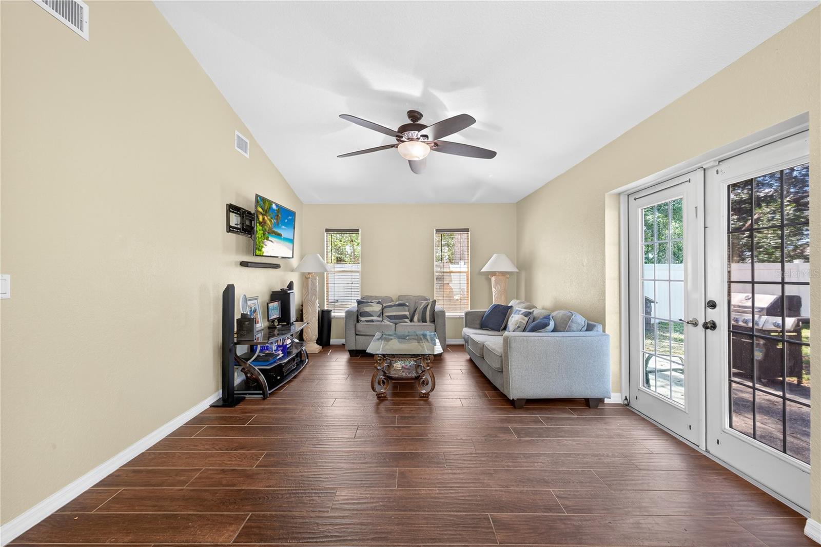 SPRING HILL - Residential