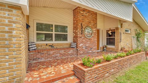 A home in LAKELAND