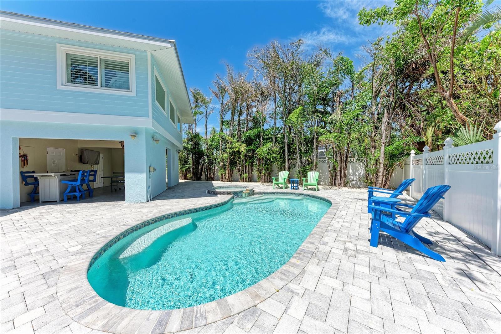 LUANA ISLES 1ST ADD - Residential
