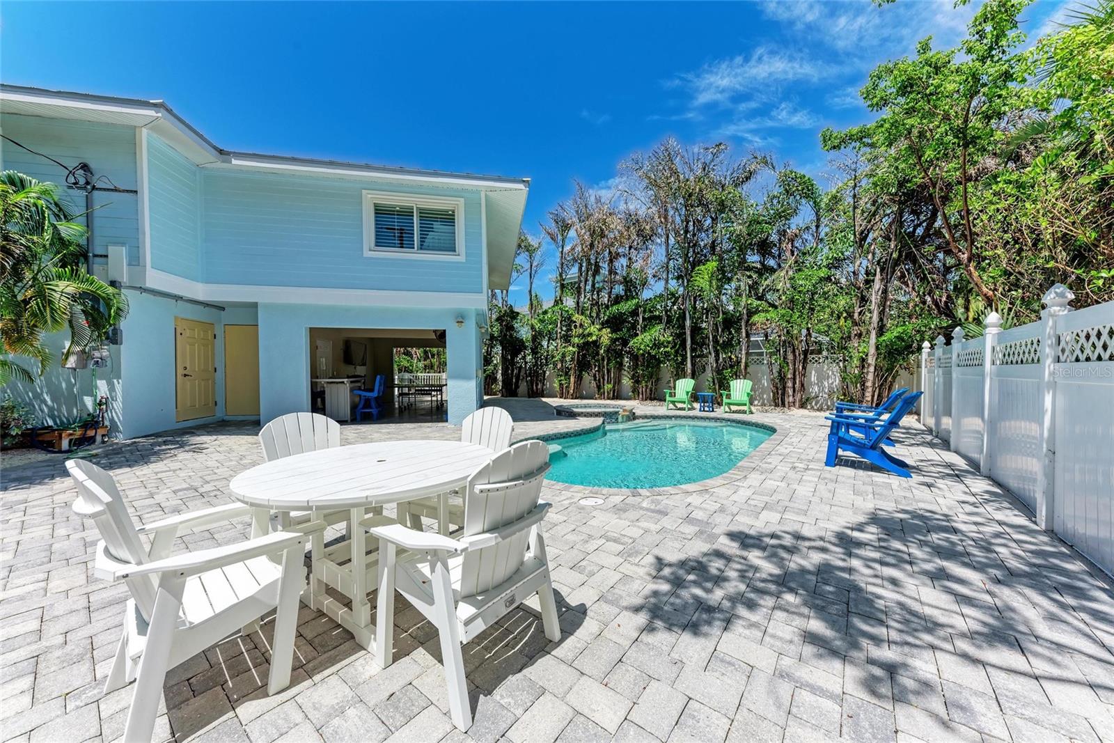 LUANA ISLES 1ST ADD - Residential