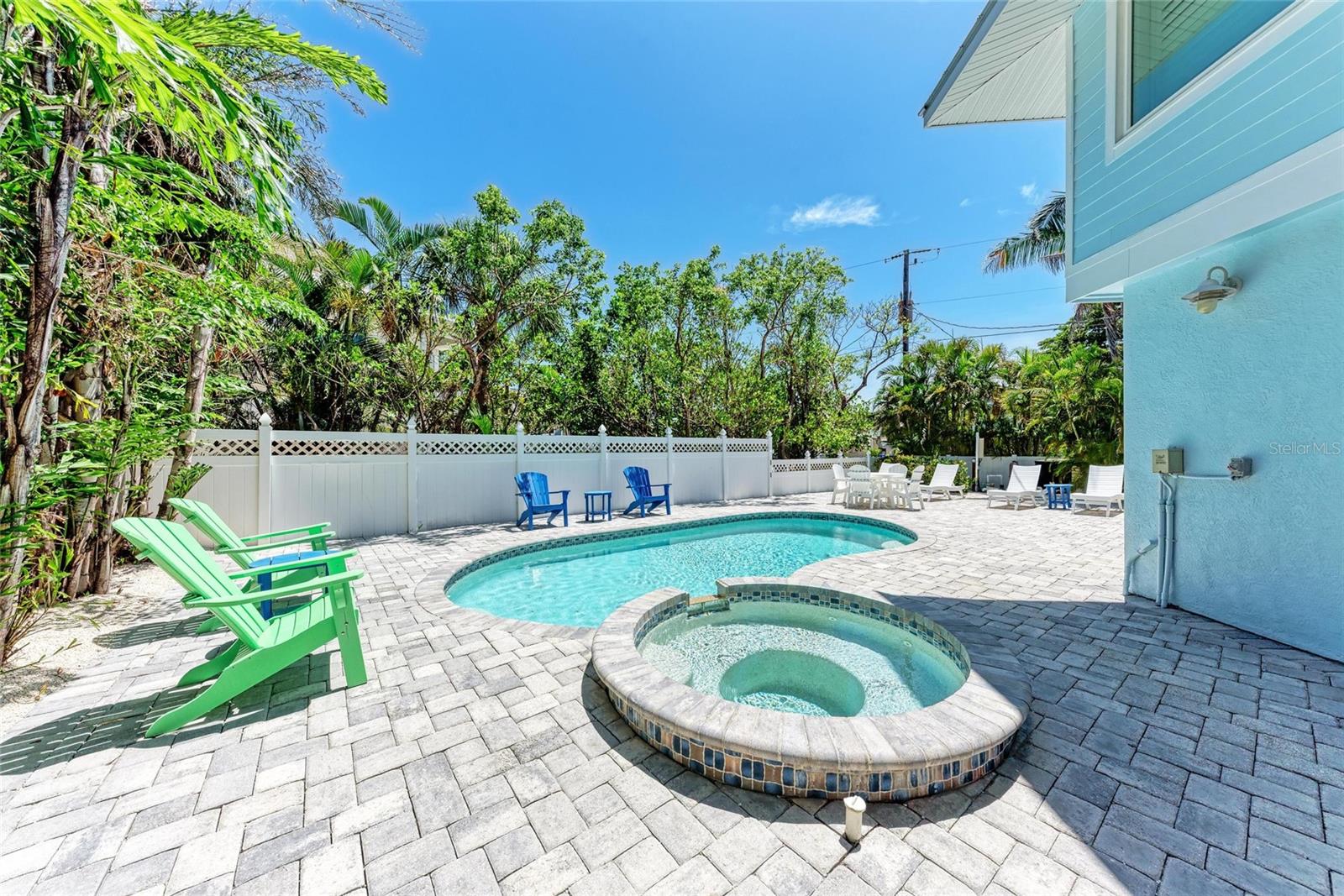 LUANA ISLES 1ST ADD - Residential