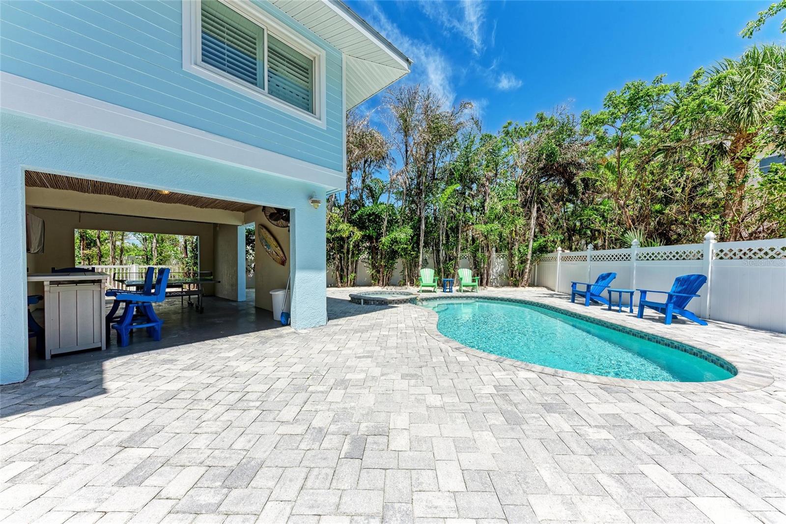 LUANA ISLES 1ST ADD - Residential