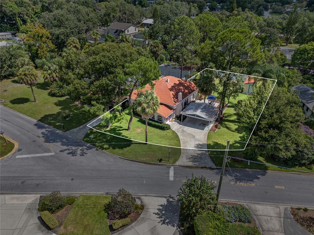 Photo of 1806 17th Street NW, Winter Haven, FL 33881 (MLS # L4961741)