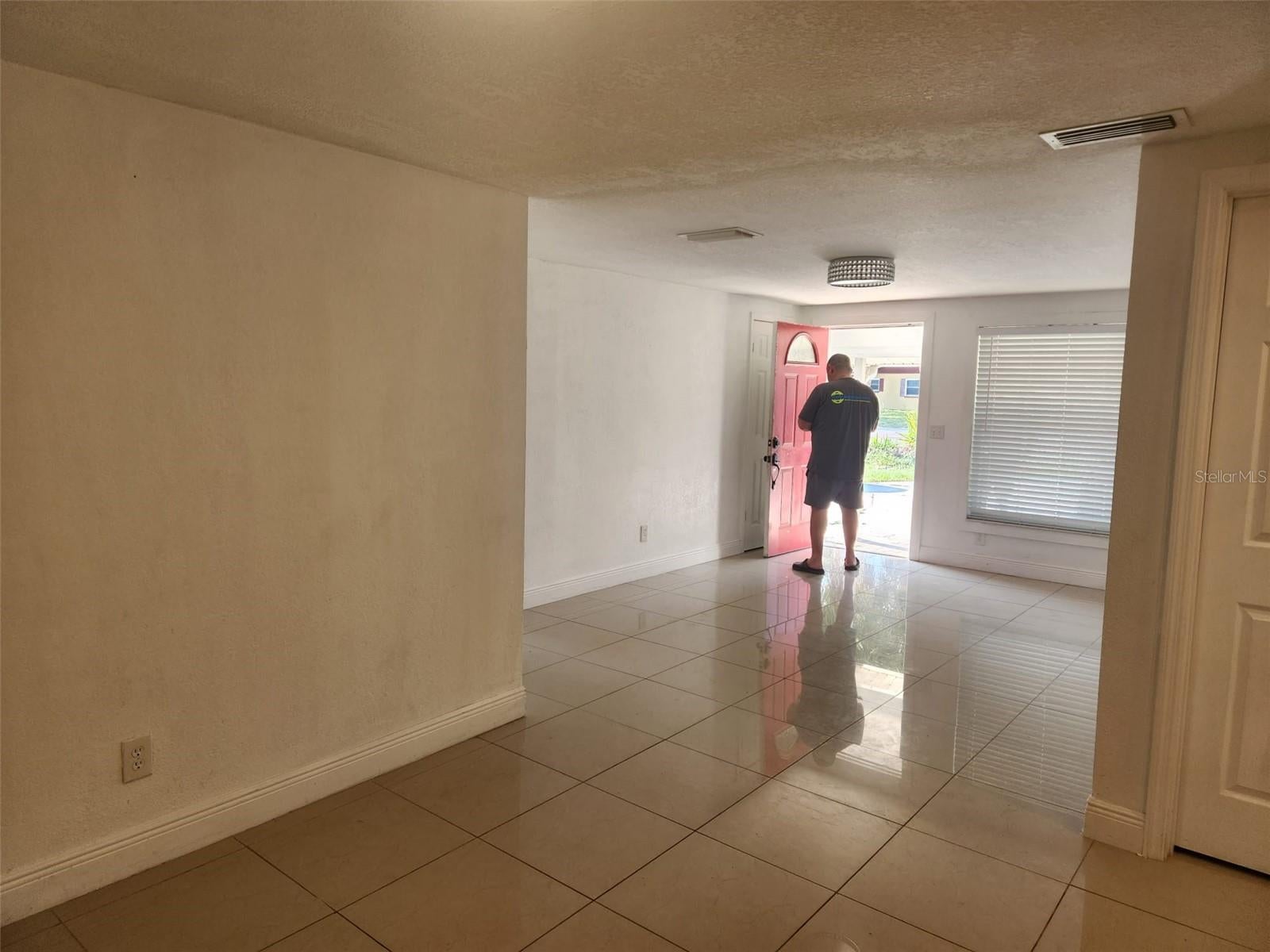 8518 WOODLAKE DRIVE