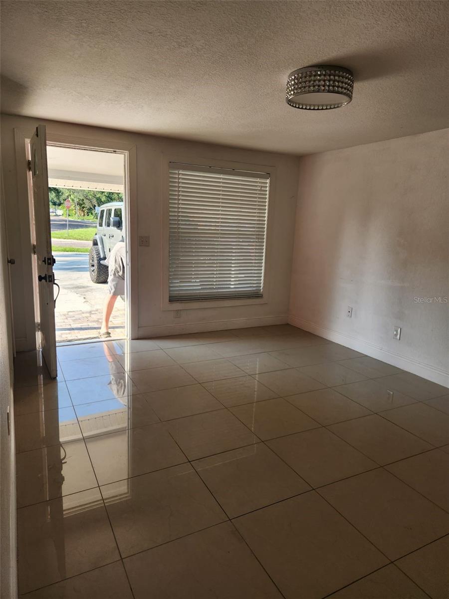 8518 WOODLAKE DRIVE