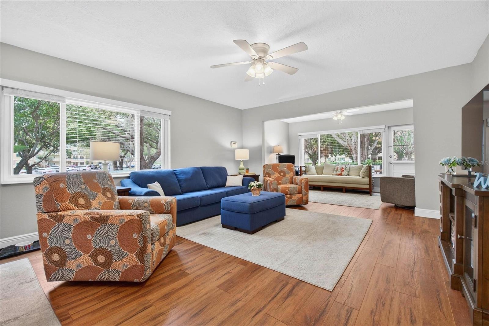 ON TOP OF THE WORLD - Residential Lease