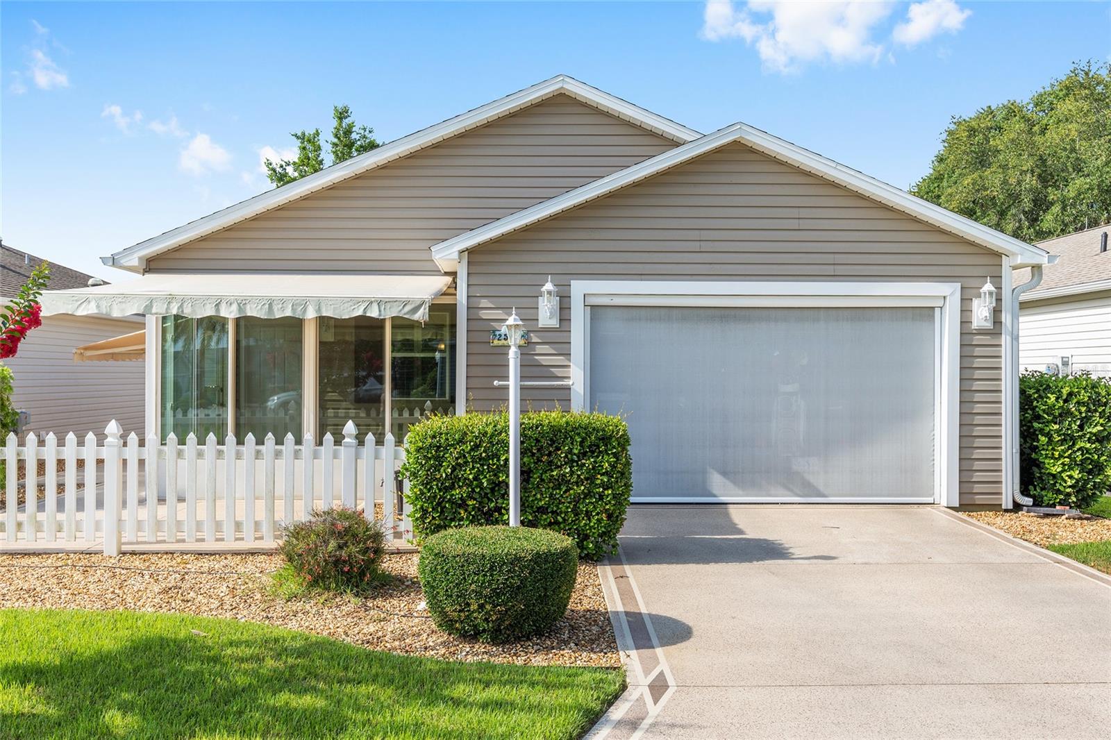 2564 RED CEDAR LANE