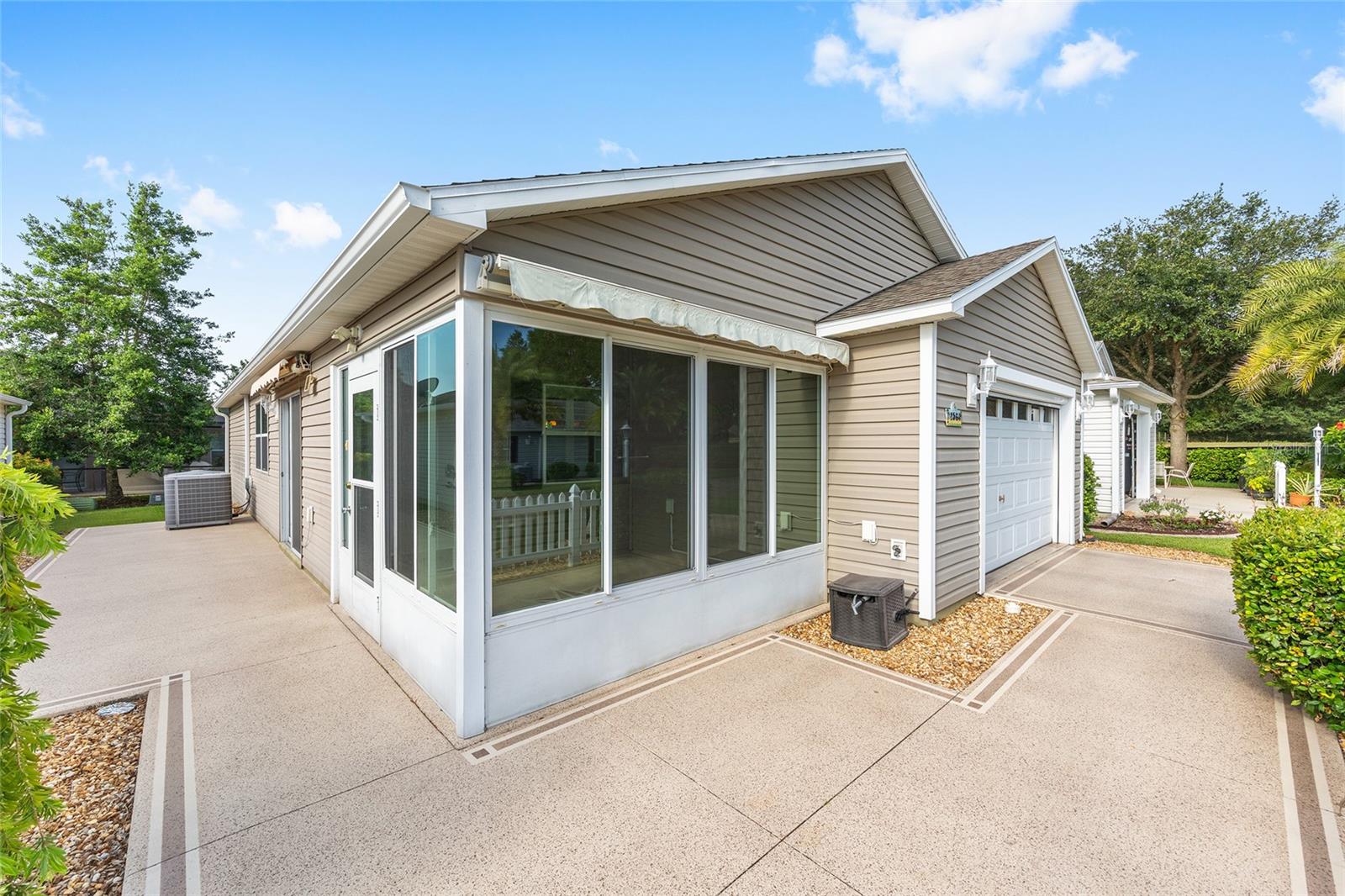 2564 RED CEDAR LANE