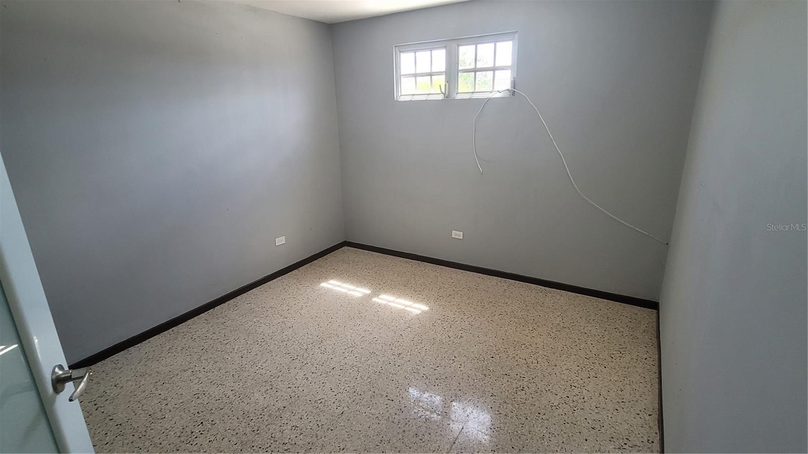 2A3 APT-4 AVE. LAUREL