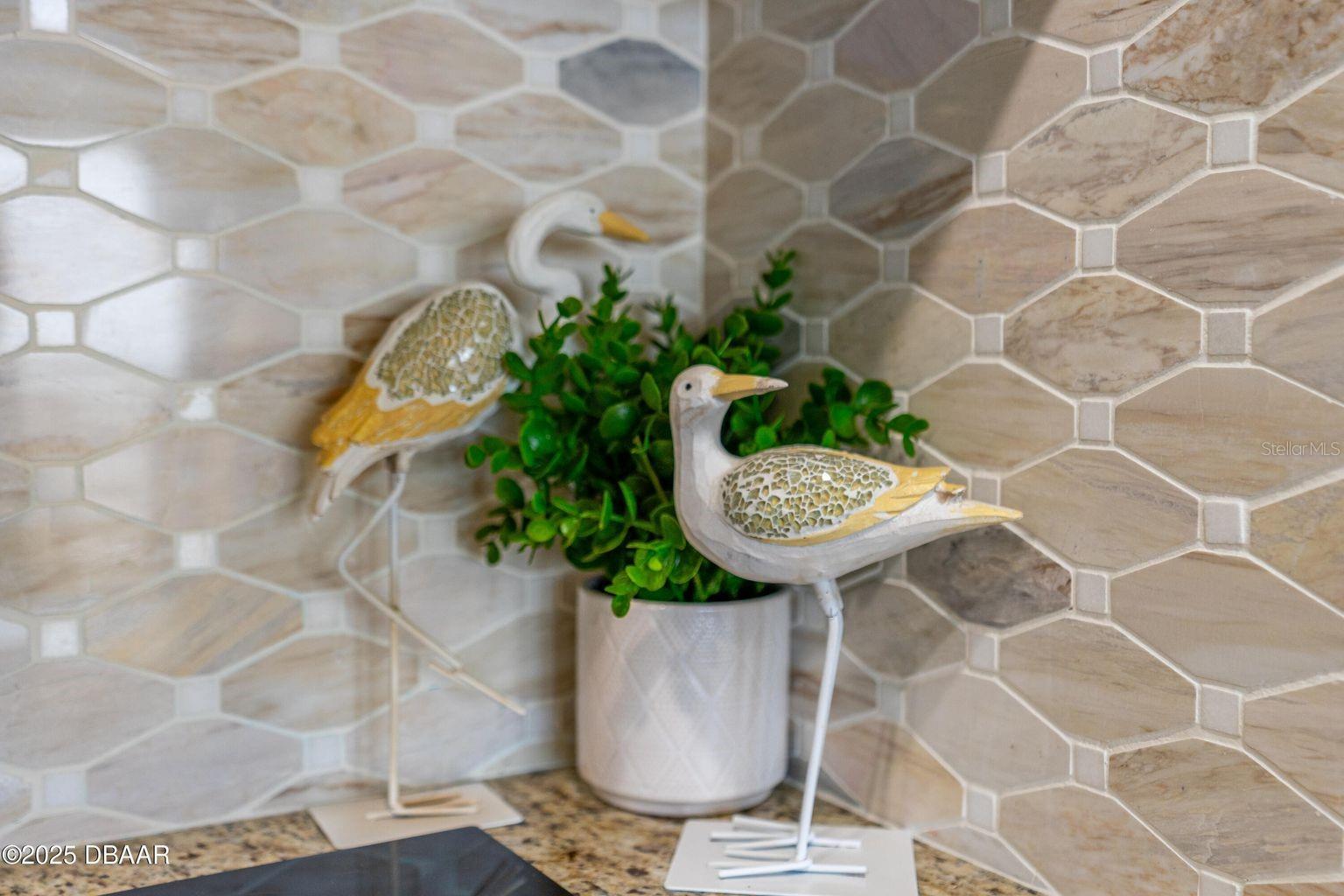 HAWAIIAN INN LC - Residential