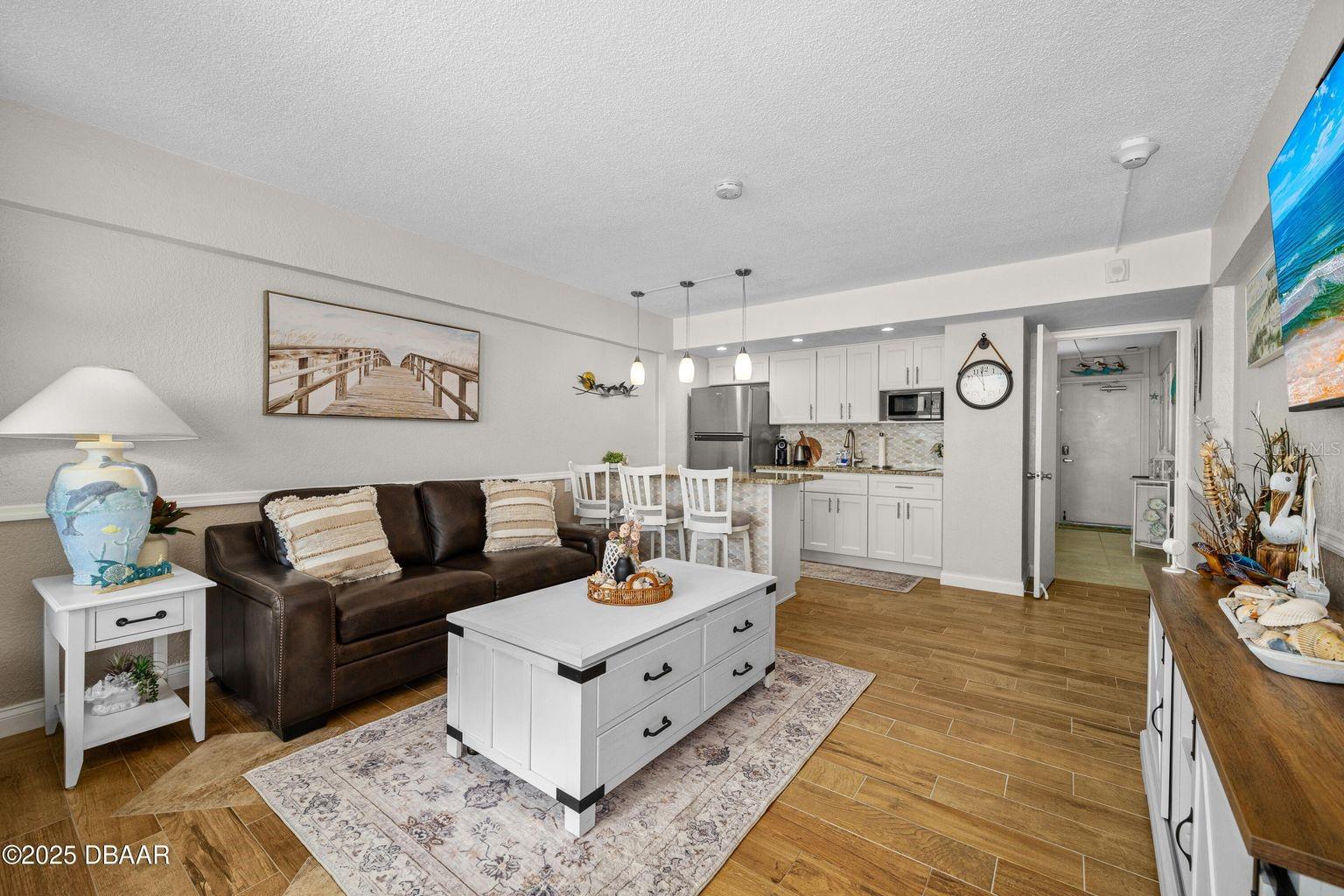 HAWAIIAN INN LC - Residential