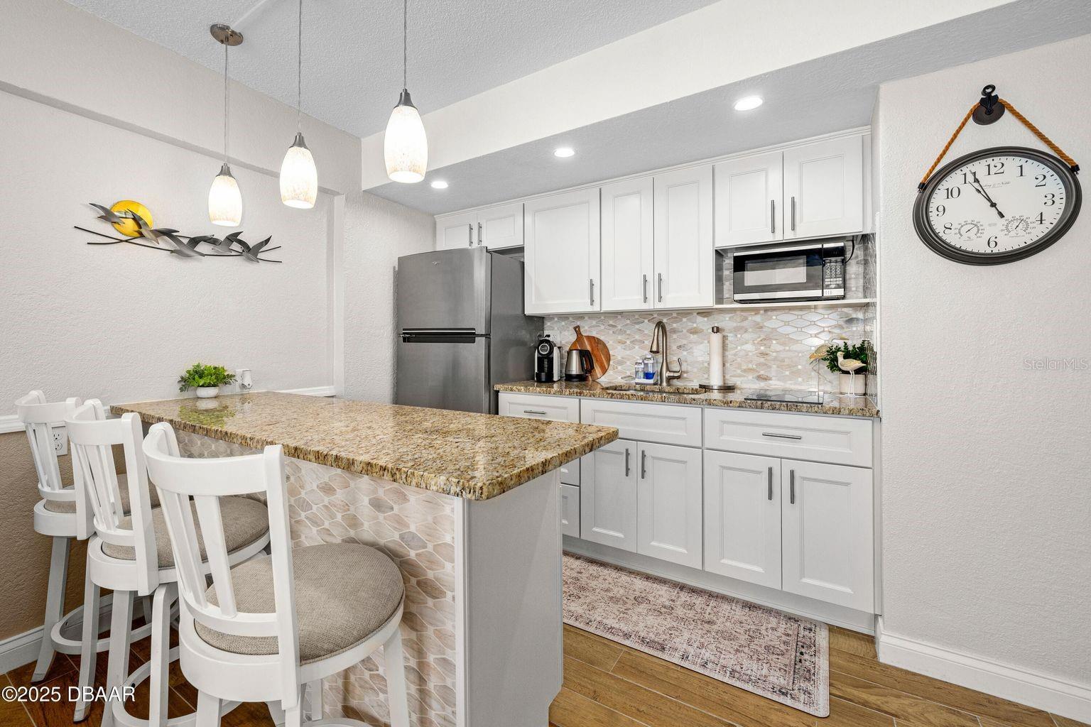 HAWAIIAN INN LC - Residential