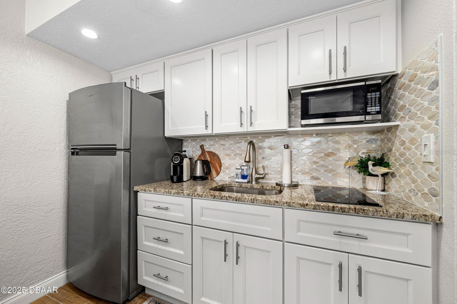 HAWAIIAN INN LC - Residential