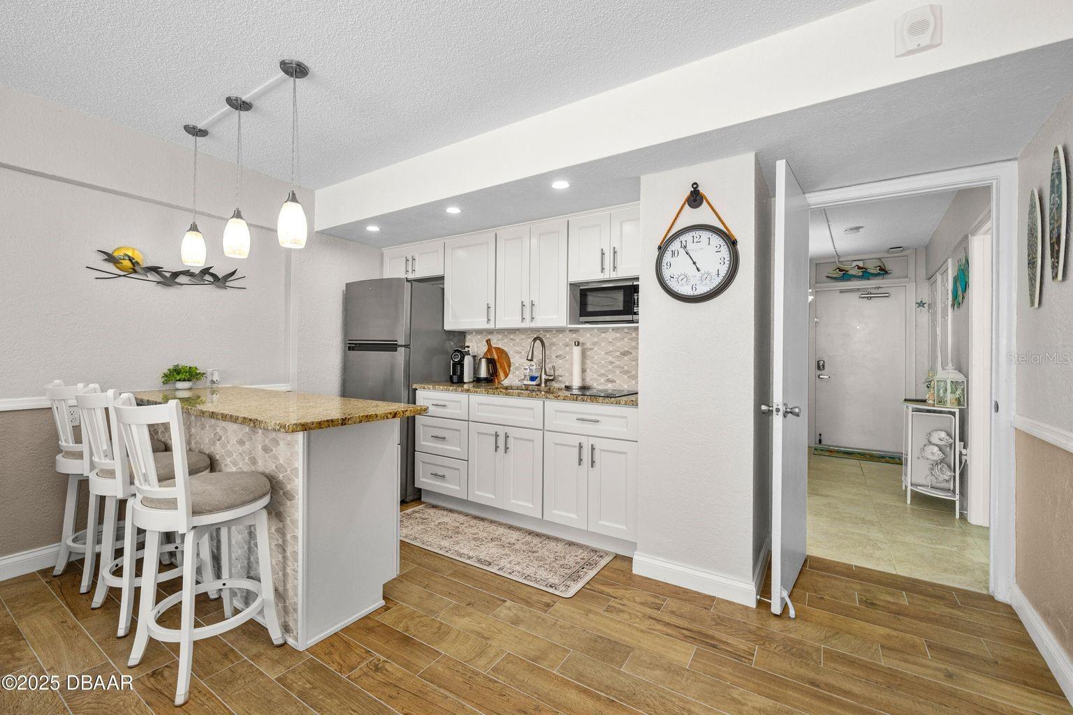 HAWAIIAN INN LC - Residential