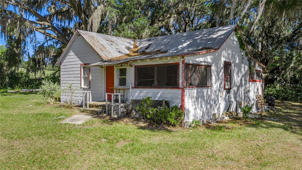 Photo of 1075 NW 100th Street, Ocala, FL 34475 (MLS # OM723619)