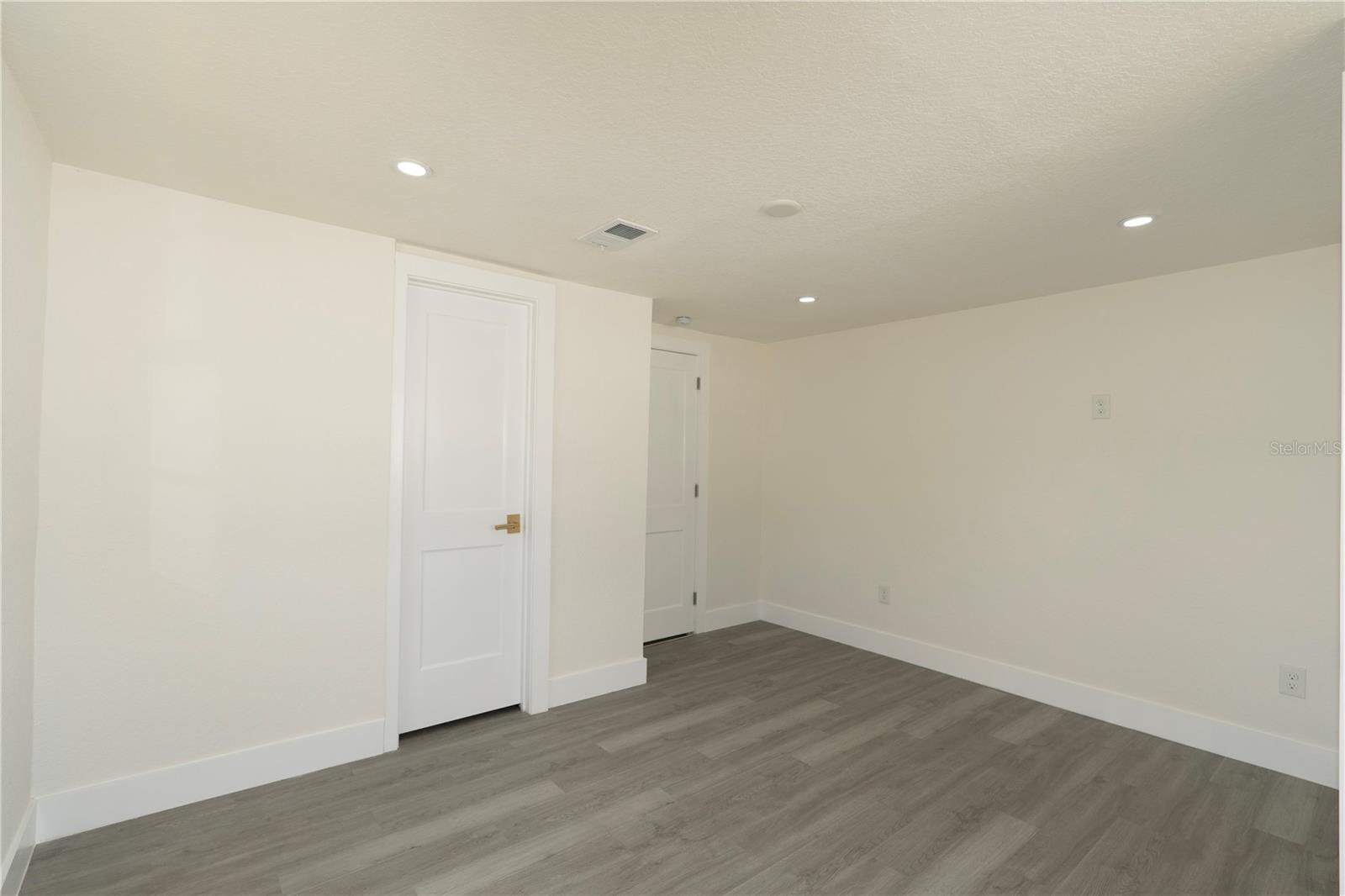 TAMPA OVERLOOK - Residential