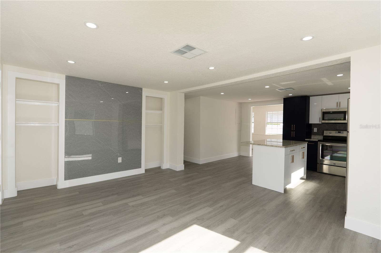 TAMPA OVERLOOK - Residential