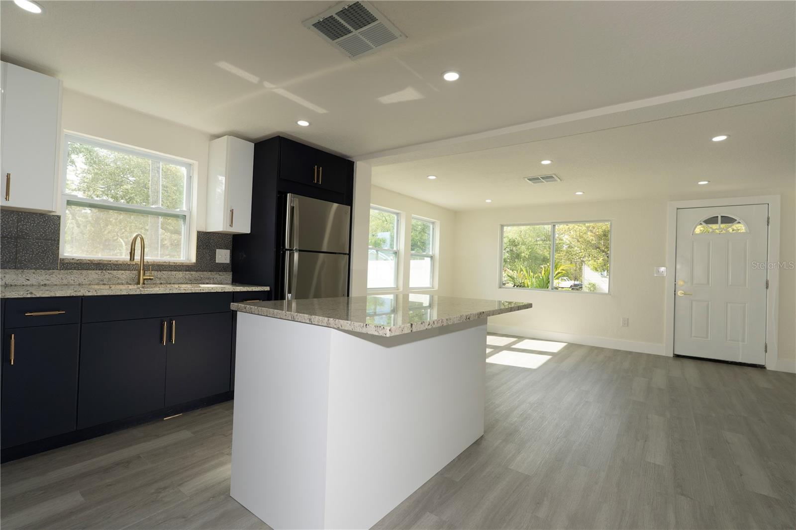 TAMPA OVERLOOK - Residential