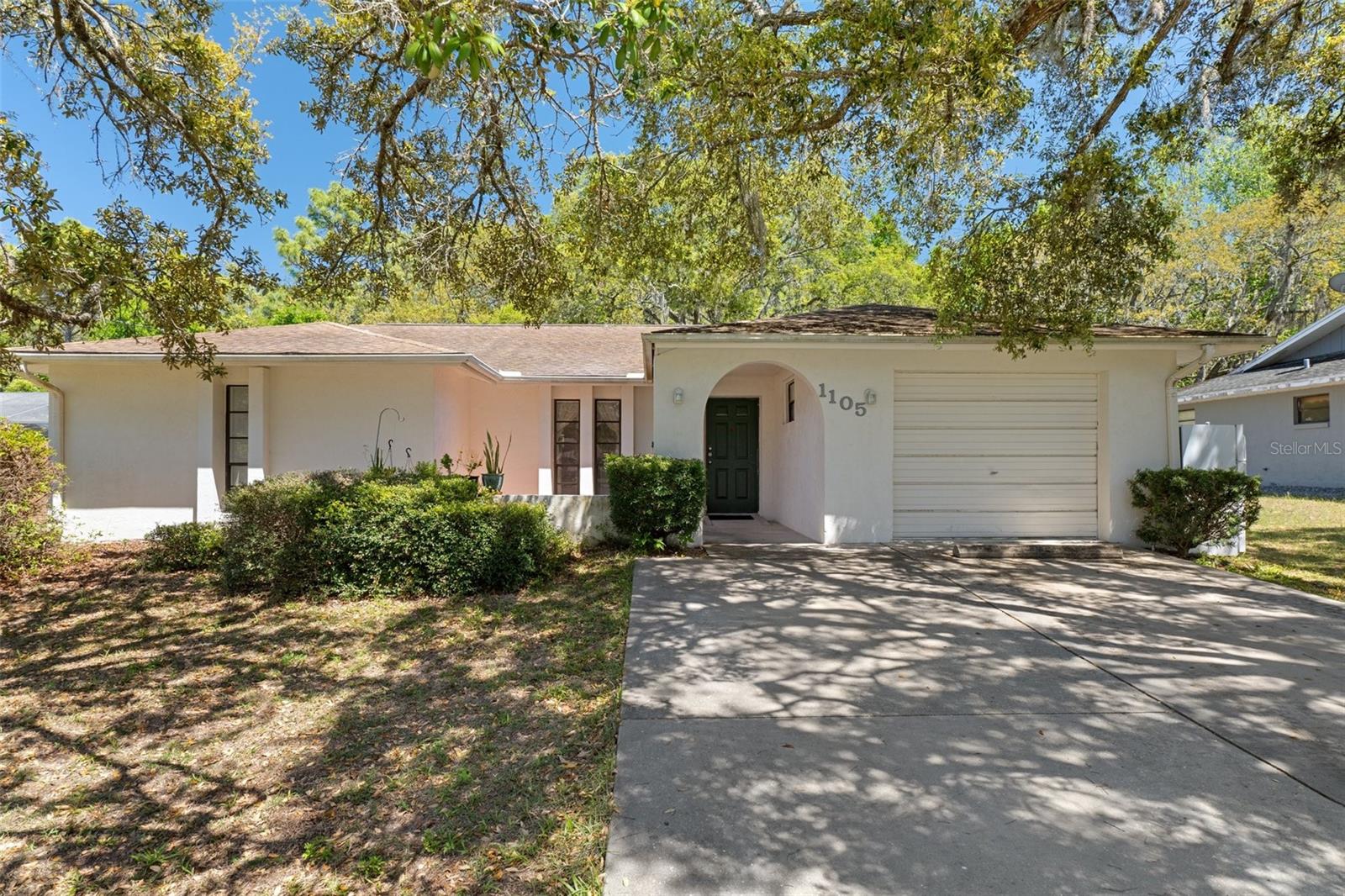 Welcome to Your Florida Dream Home – No HOA!
This charming 5-bedroom, 2.5-bath home offers all the space and comfort you need, nestled in the heart of Florida’s beautiful Nature Coast. Built with solid block construction, this home is as sturdy as it is inviting. Step inside to discover five spacious bedrooms, including a primary suite with a large walk-in closet. You'll also love the expansive utility and laundry room, perfect for staying organized and handling all your household needs with ease. The home flows beautifully into outdoor living with a covered porch, a fenced backyard, and a large yard shaded by mature trees—ideal for relaxing or entertaining. A shed provides extra storage or the perfect space for outdoor projects.
Located just 5 miles from Crystal River—the manatee capital of the world—you'll enjoy easy access to local freshwater rivers, crystal-clear springs, deep-sea fishing in the Gulf, and all of Florida’s Nature Coast amenities. Plus, you're just minutes from shopping, local cuisine, and waterfront dining.
Whether you're looking for your forever home or a peaceful retreat, this property has it all—spacious living, no HOA, and the ultimate Florida lifestyle.