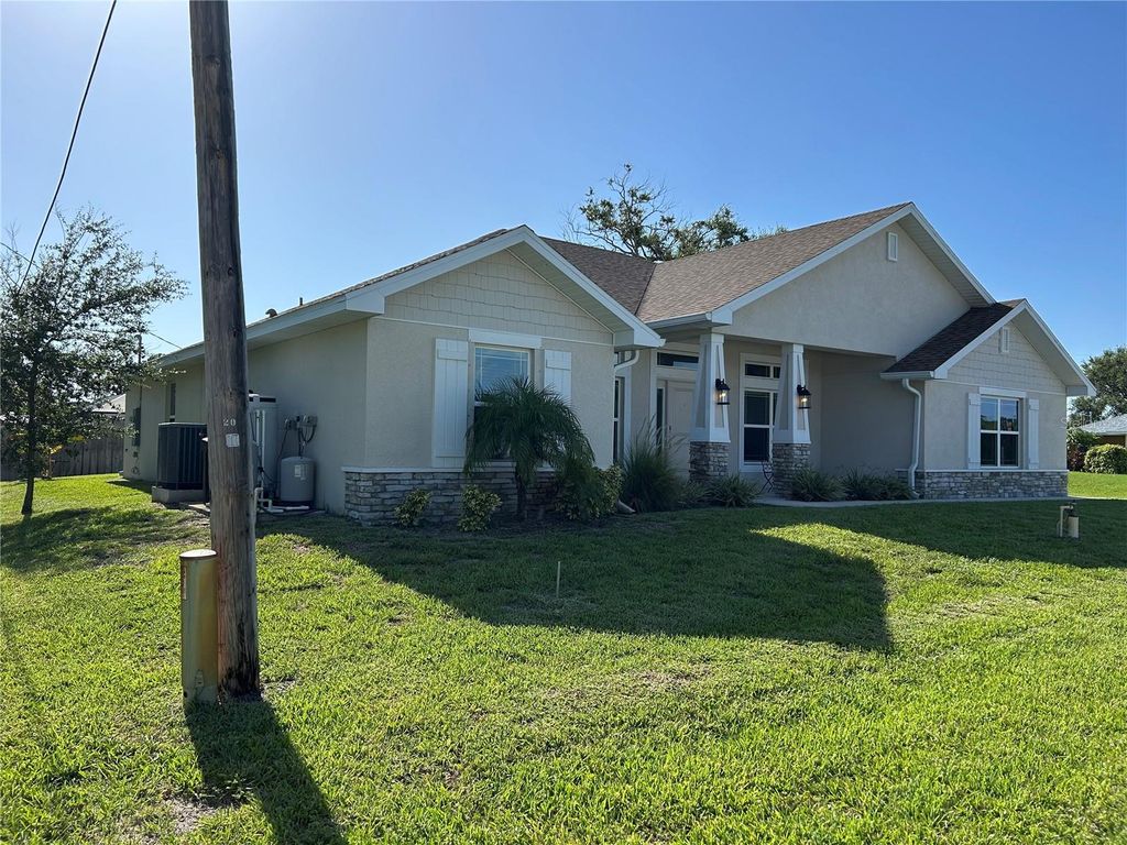 Photo of 25 Stanford Road, Venice, FL 34293 (MLS # A4659425)