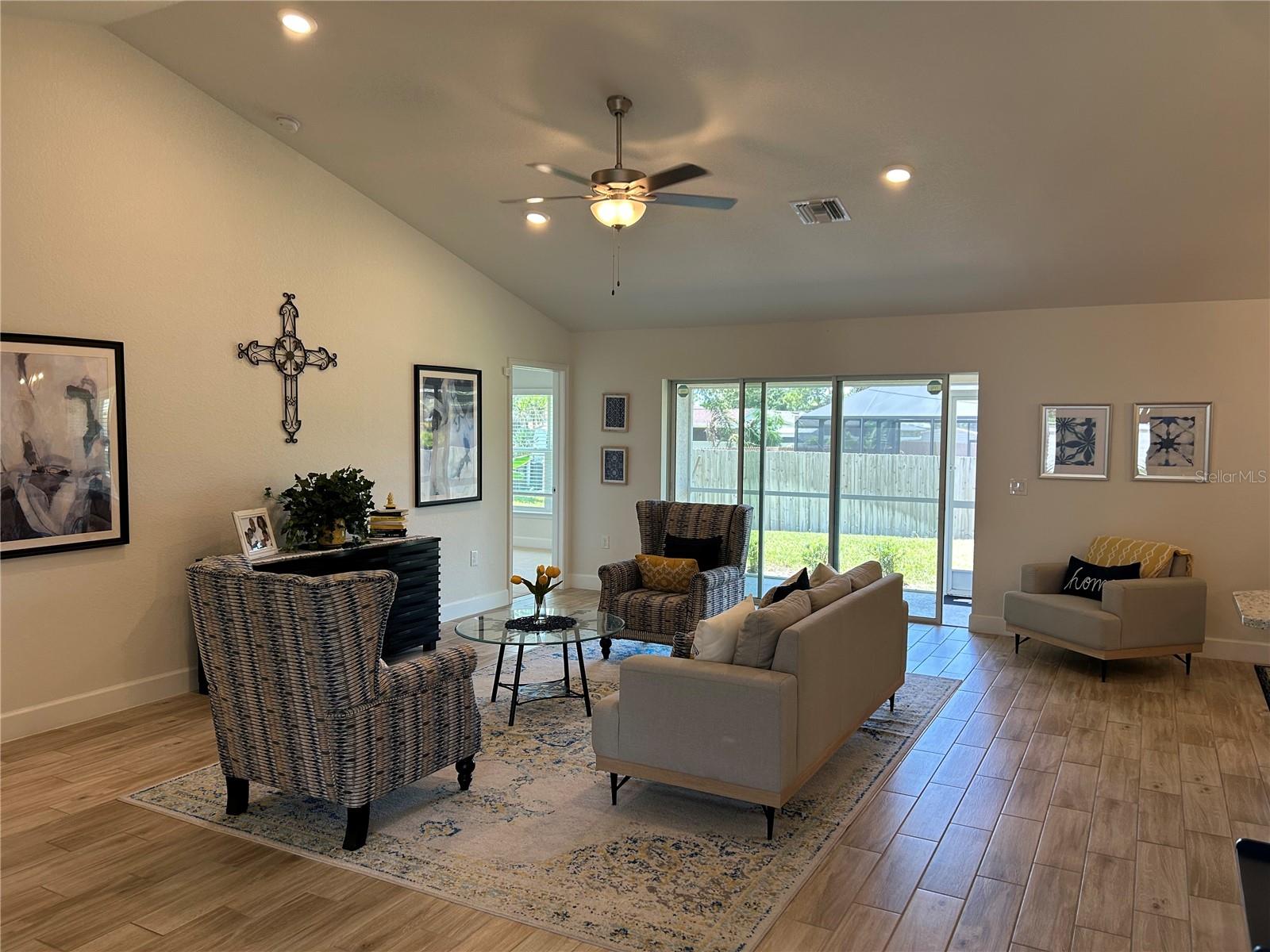 1069 - SOUTH VENICE UNIT 53 - Residential
