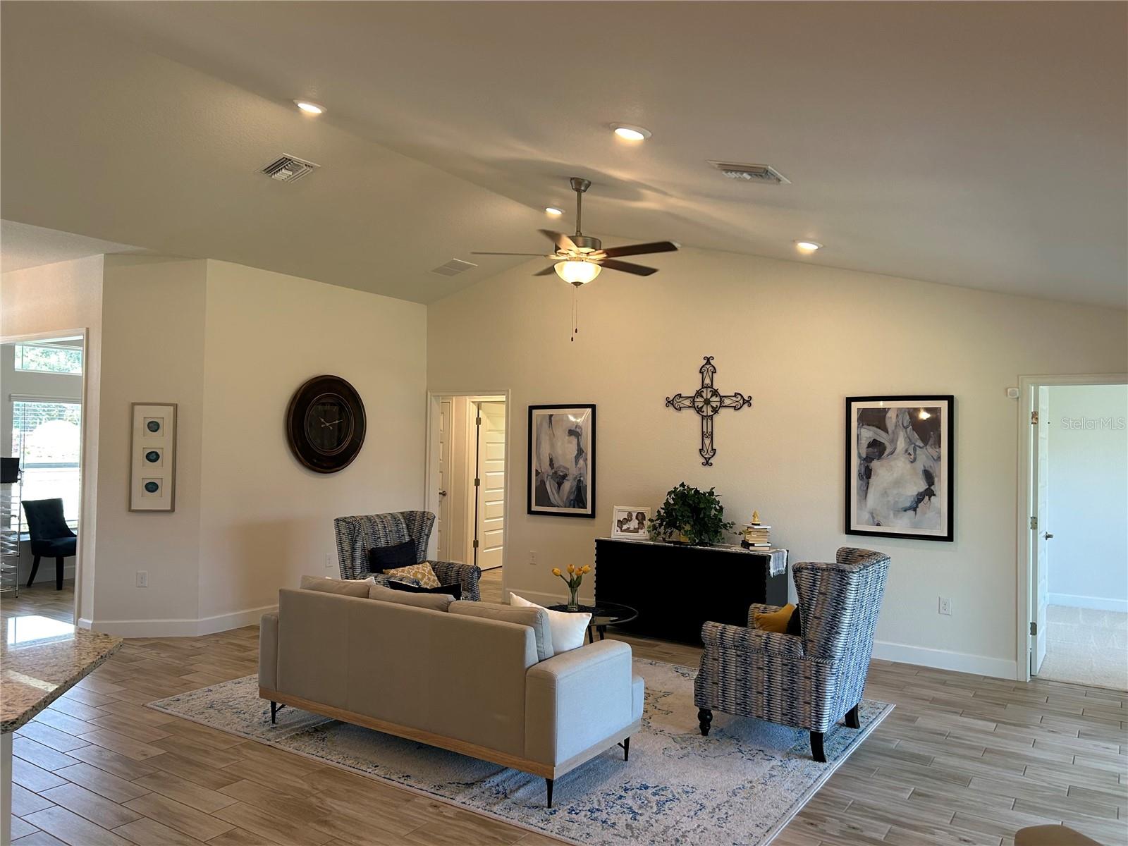 1069 - SOUTH VENICE UNIT 53 - Residential